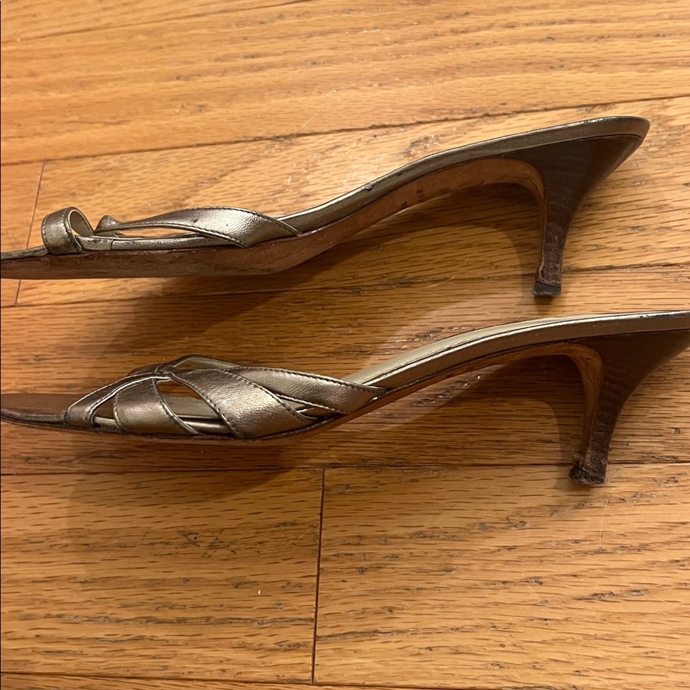 Ann Taylor Metallic Chamoagne / Gold / Silver Low Heeled Sandals -Classy Straps - Picture 4 of 8